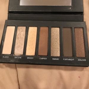 Younique addiction eye shadow palette 1