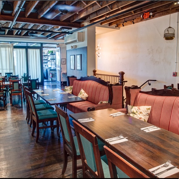 PHILADELPHIA POSHMARK HOLIDAY DINNER PARTY - Picture 3 of 8