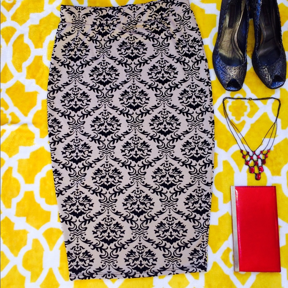 💄Classy and Sassy Damask Pencil Skirt 💄