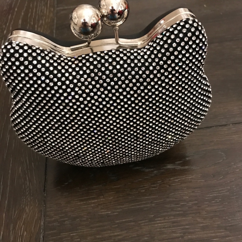 Rhinestone kitty clutch. SPARKLY