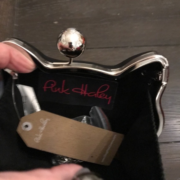 Rhinestone kitty clutch. SPARKLY - Picture 3 of 6