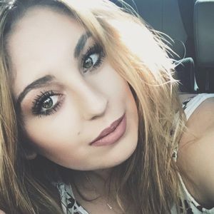 Meet your Posher, Neda