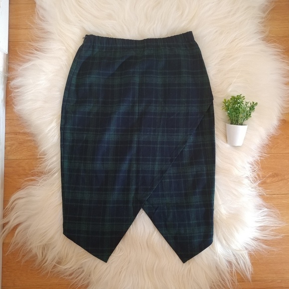 NEW green plaid skirt - Picture 2 of 3
