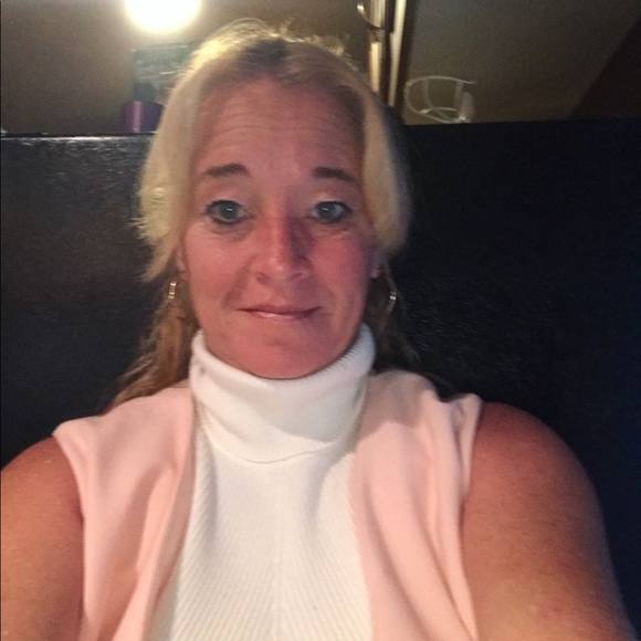 Meet your Posher, Lisa - Picture 1 of 1