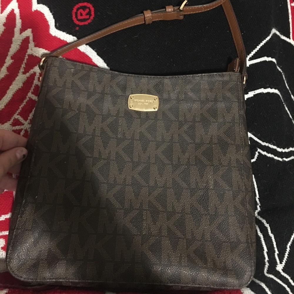 Micheal kors crossbody