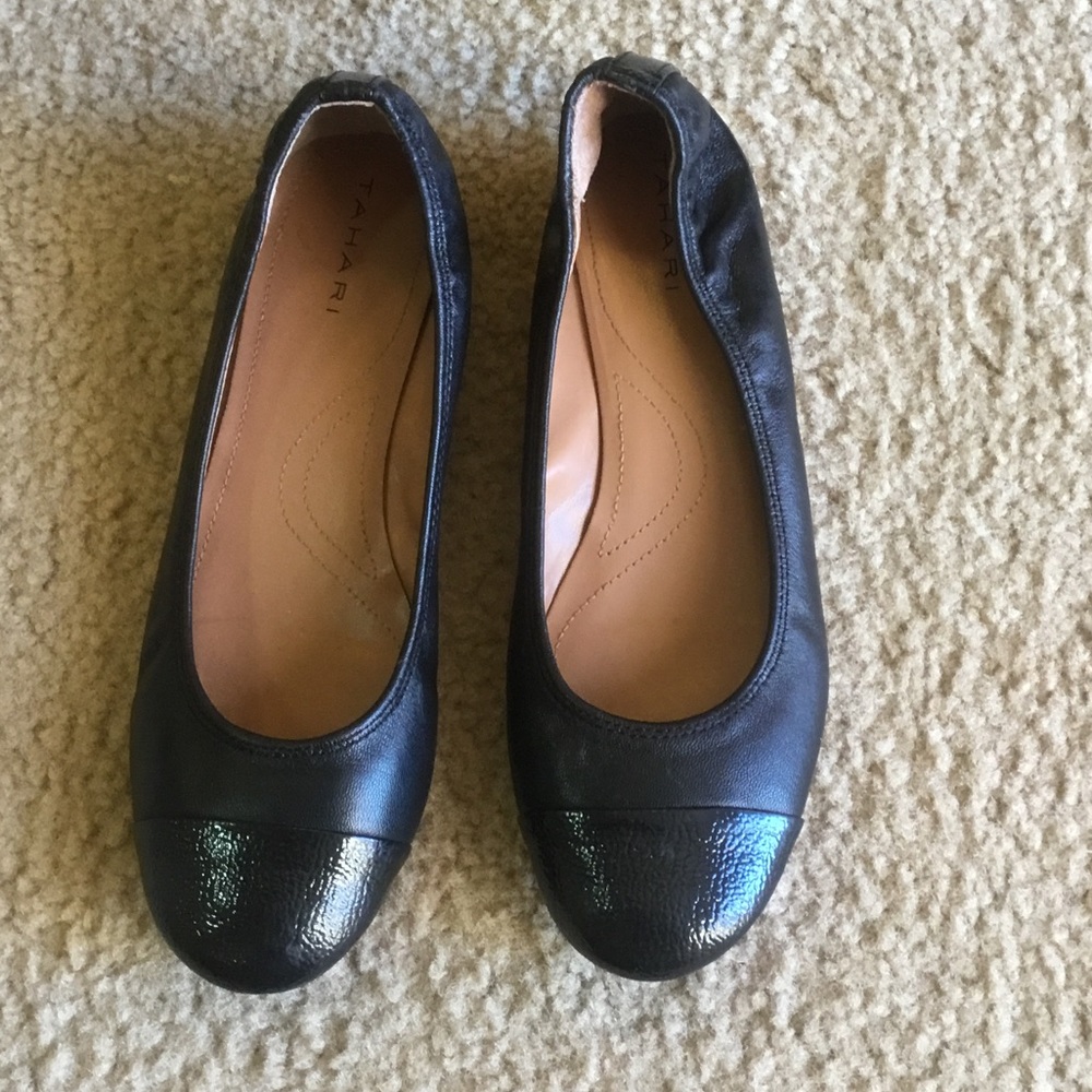 Tahari CARLY Flats shoes size 8