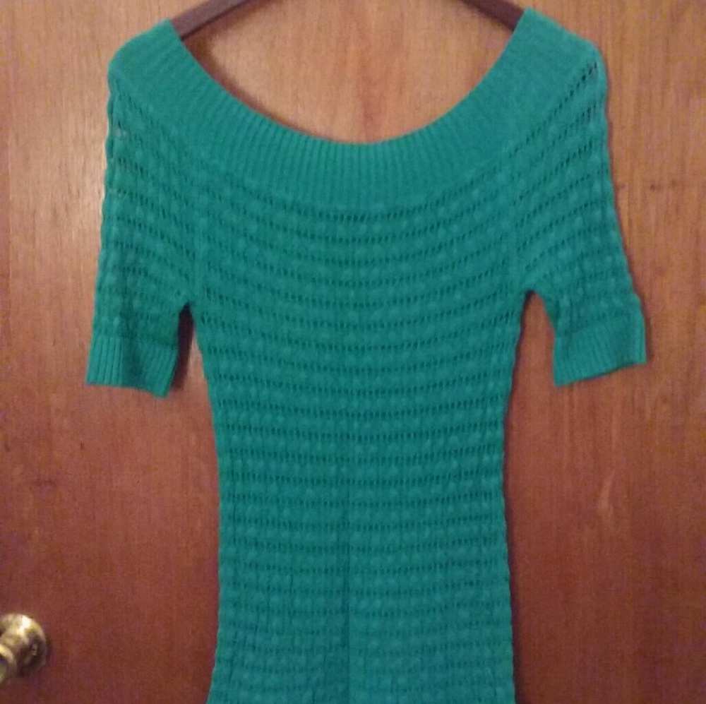 Turquoise color knit top. Le Chateau brand. Size S