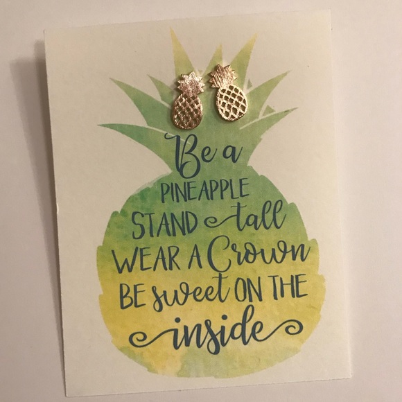 Jewelry - NWT Pineapple Stud Earring Set