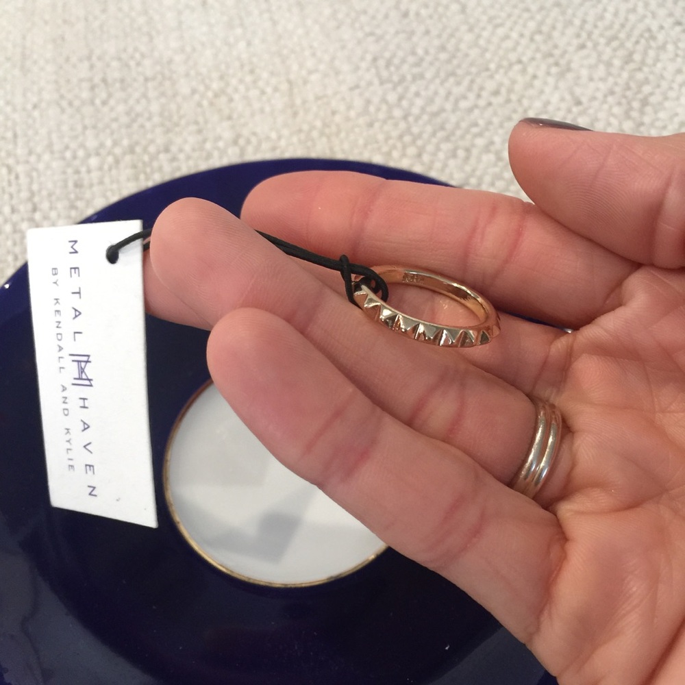 Metal haven by kendall and kylie gold ring - Picture 2 of 6