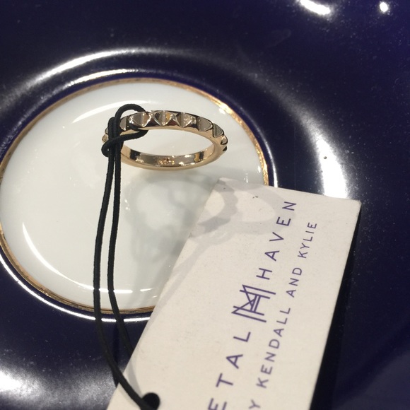 Metal haven by kendall and kylie gold ring - Picture 4 of 7