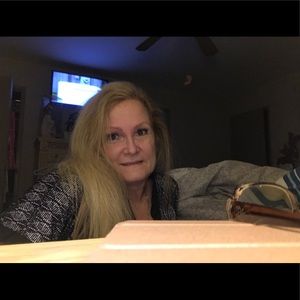 Meet your Posher, Debra