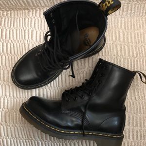 1460 smooth leather dr martens US size 8/8.5