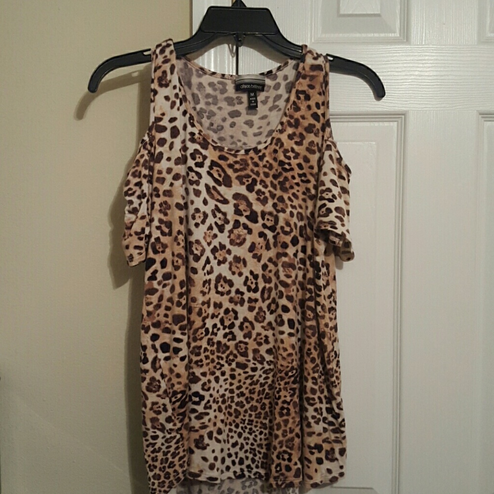Leopard-print cold shoulder top