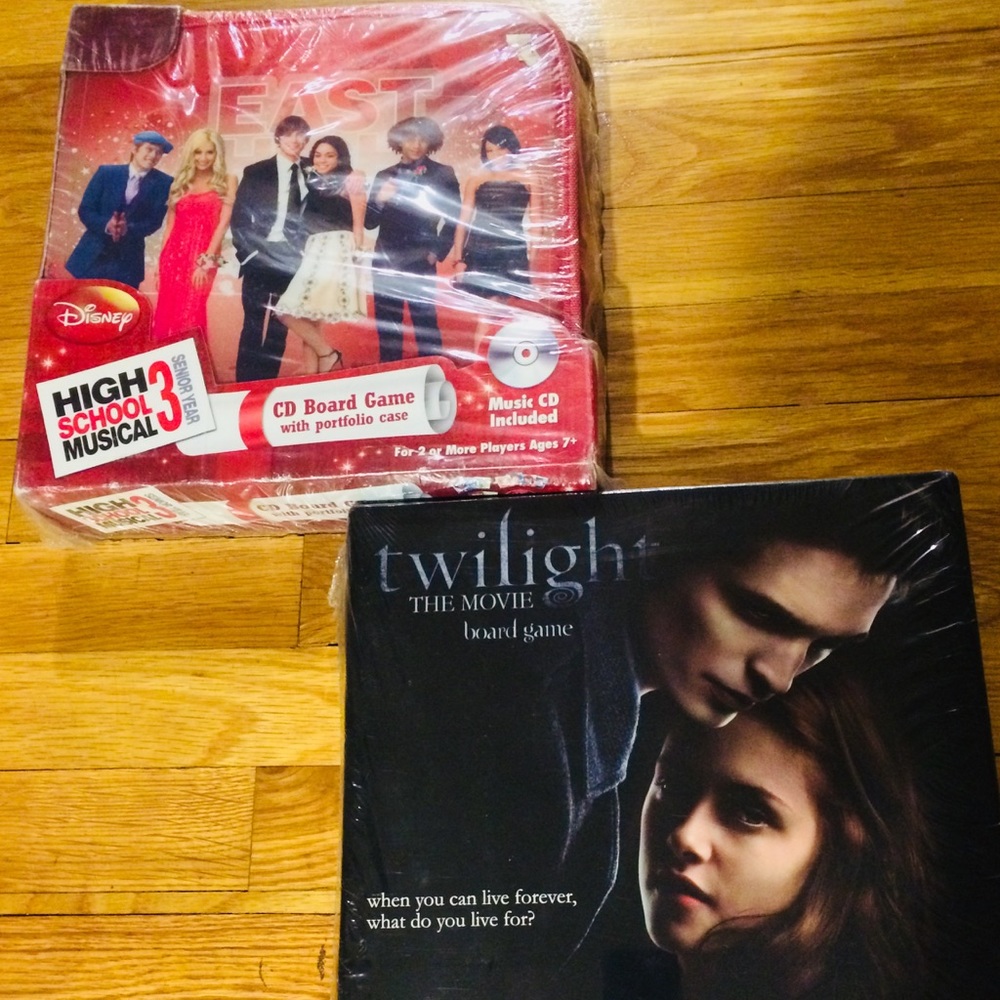 Christmas 🎄 🎁 2 Teen Girl NWT Board Games