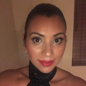 Meet your Posher, Gladis