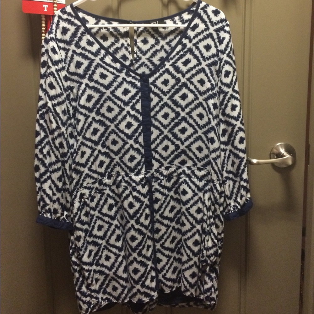 Blue and white geometric print romper