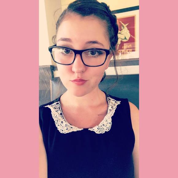 Meet your Posher, Kaylee - Picture 1 of 1