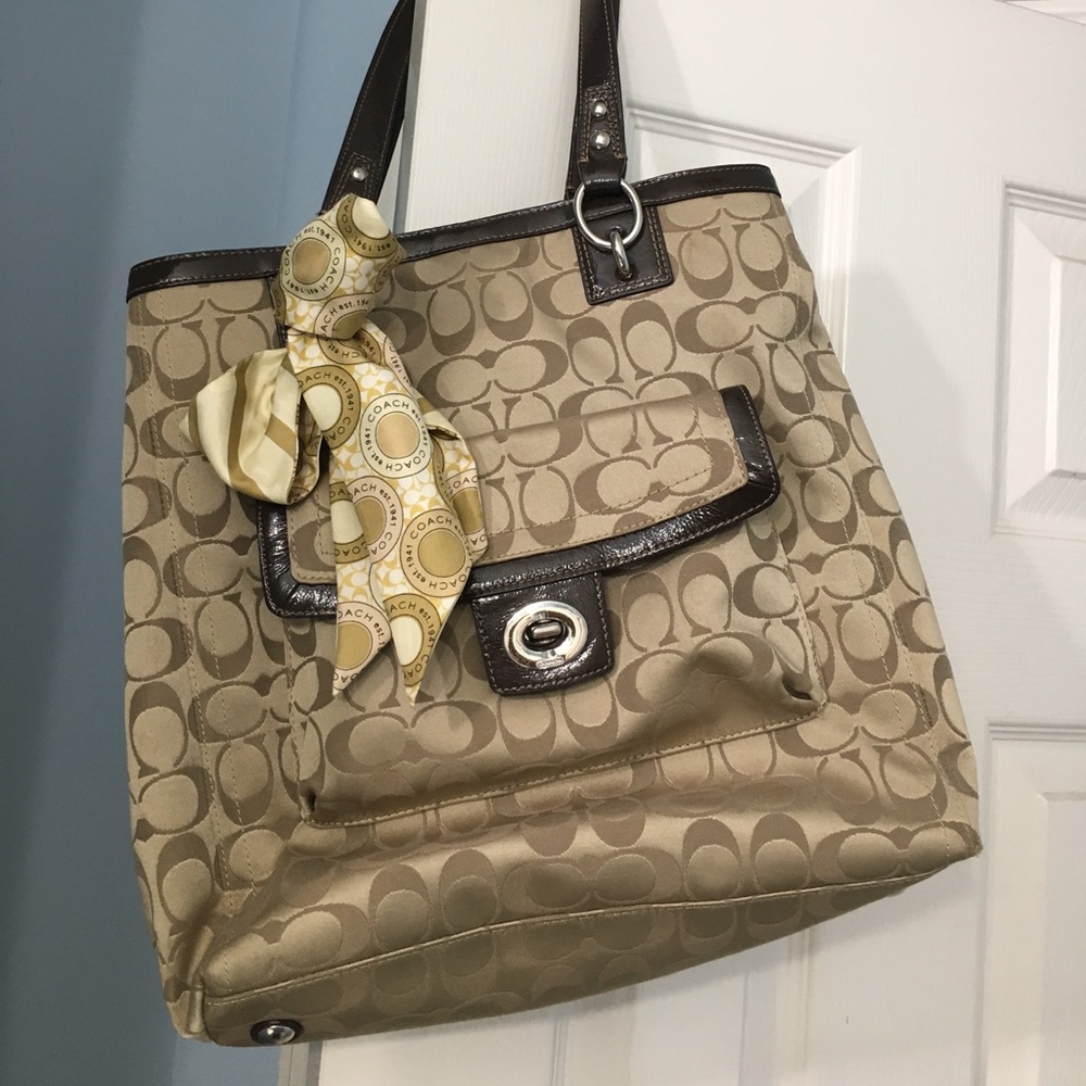 Coach Penelope Signature Canvas Shoulder Bag