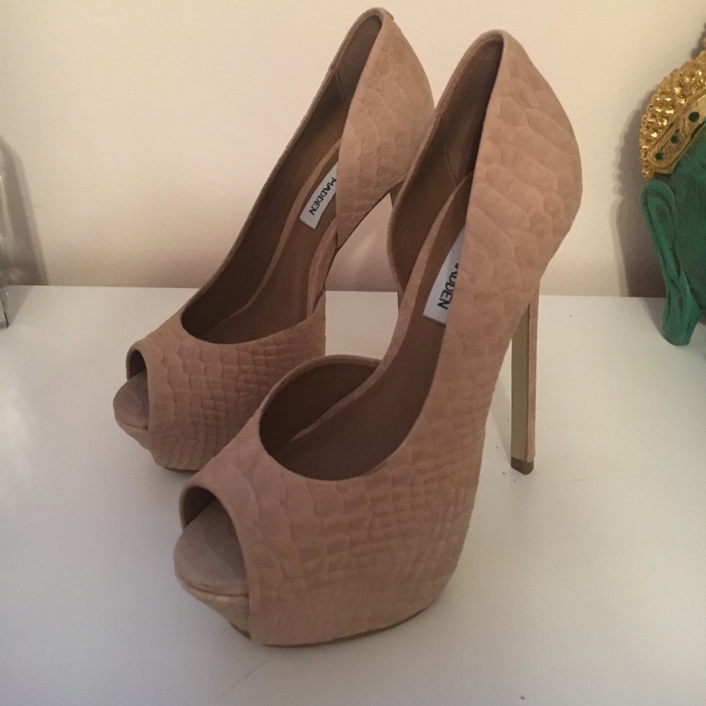 Steve Madden nude platform - NEVER WORN