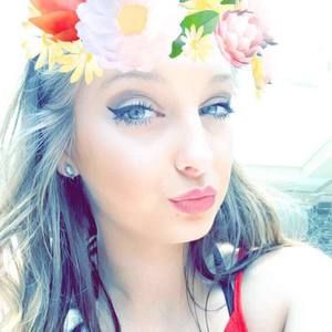 Meet your Posher, Kayla