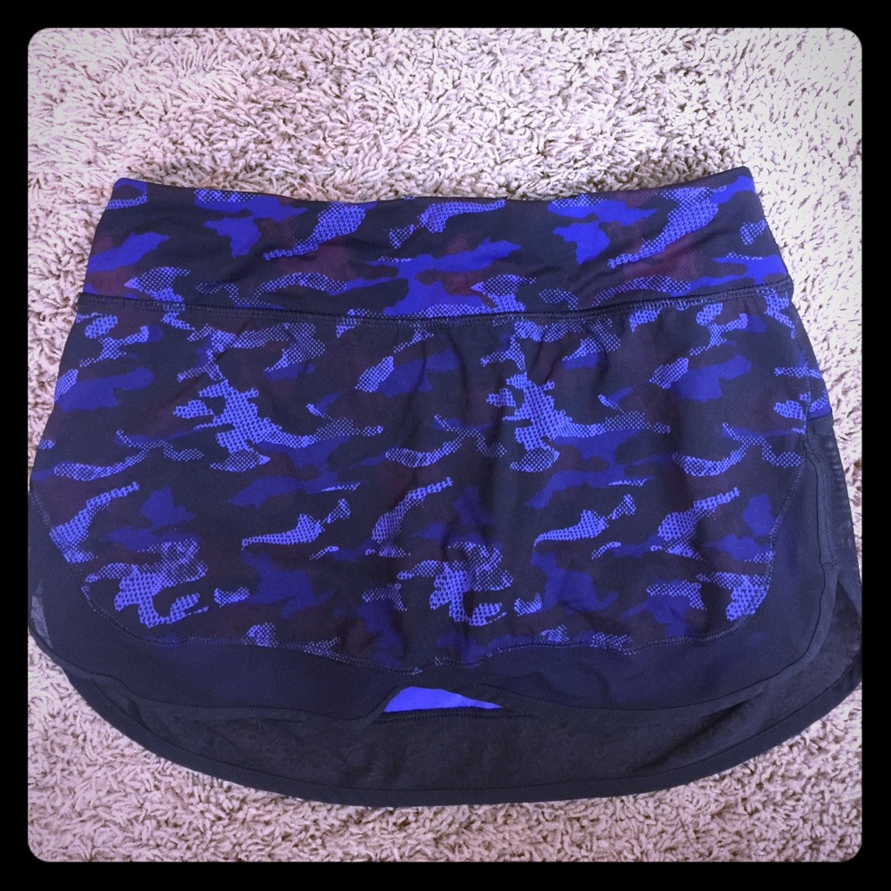Lululemon hottie hot skirt. Sz. 6