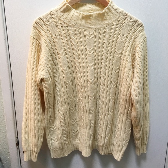 Honey crème• cozy vtg jumper - Picture 2 of 4