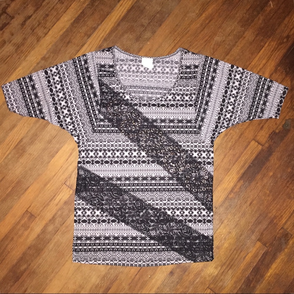Daytrip Embellished 3/4 Sleeve Top
