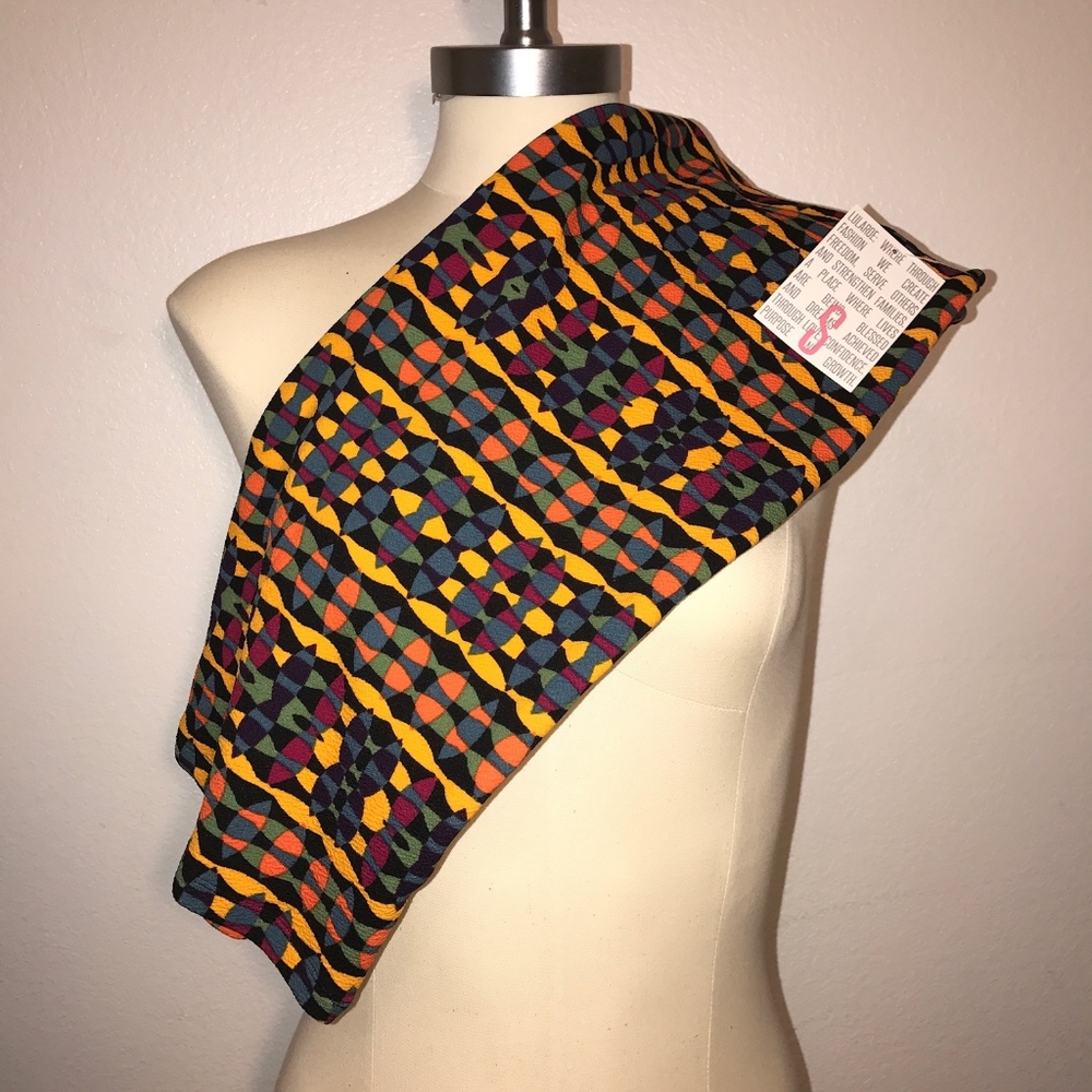 LuLaRoe Cassie skirt. Pencil skirt. Colorful