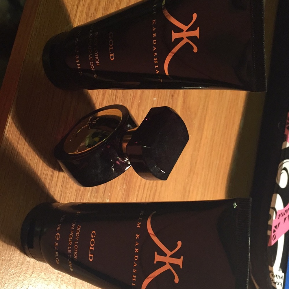 Kim kardashian perfume