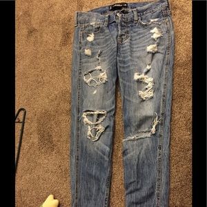 Hollister boyfriend jean☀️☀️