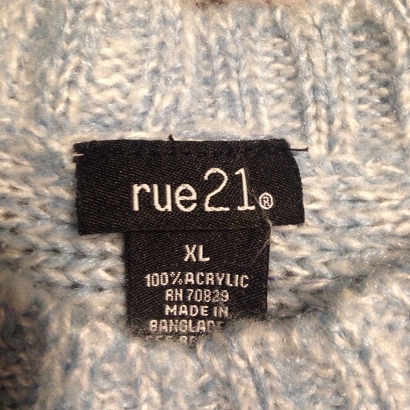 Fuzzy sweater - Picture 3 of 3