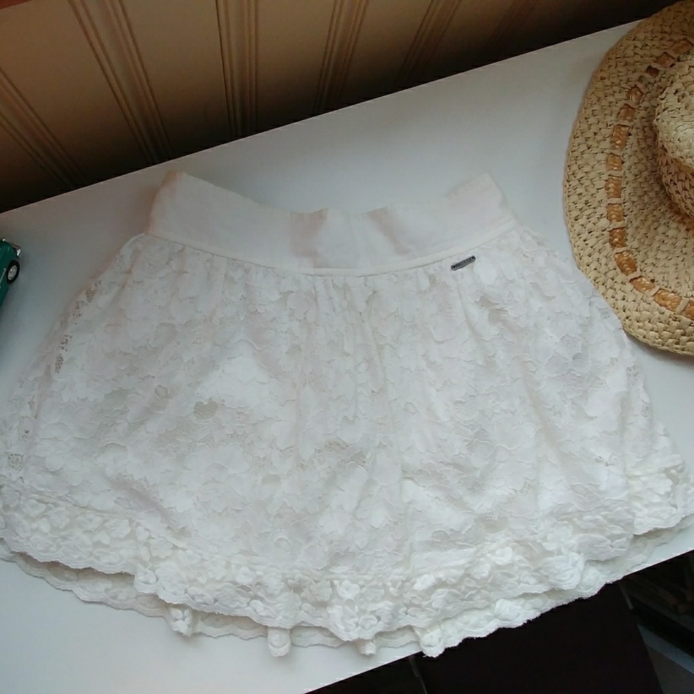 Hollister Lace skirt