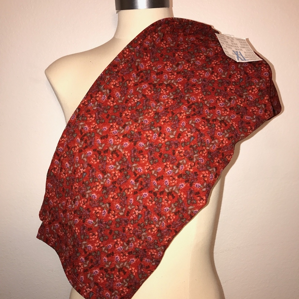 LuLaRoe Cassie Skirt. Red. Christmas skirt.