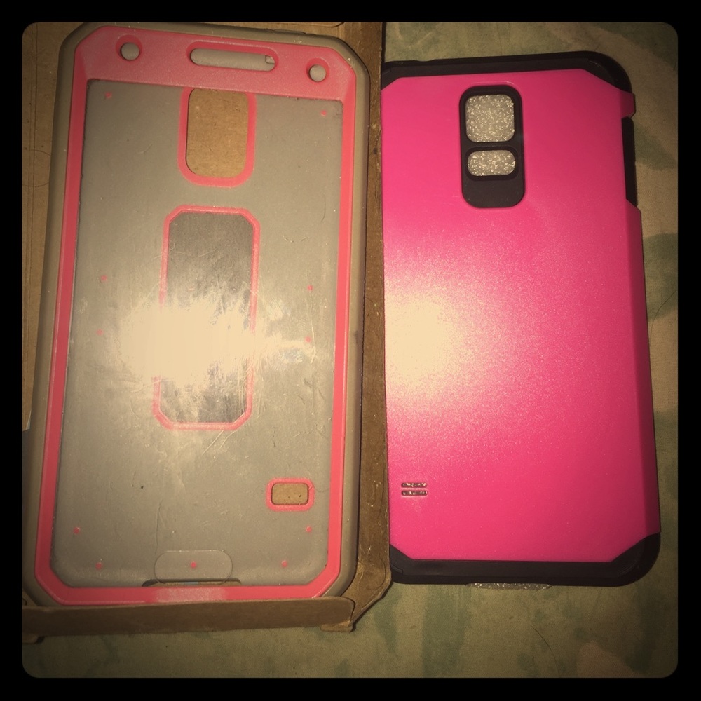 2 Samsung galaxy S5 phone cases selling together