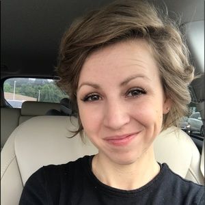 Meet your Posher, Hollie