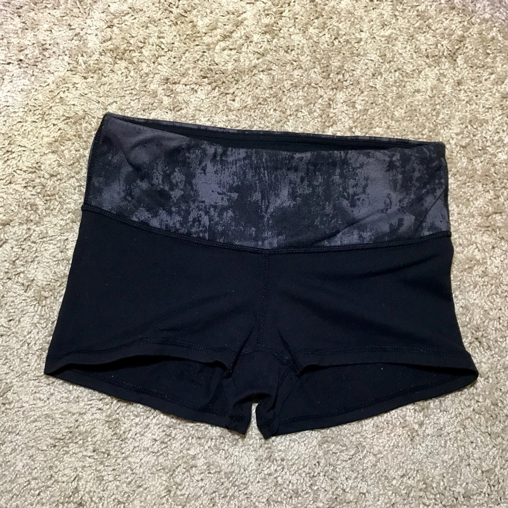 LuluLemon REVERSIBLE Shorts