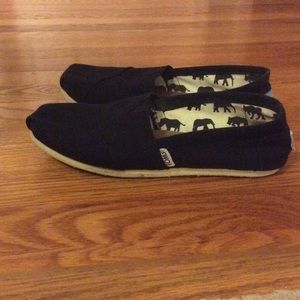 Toms