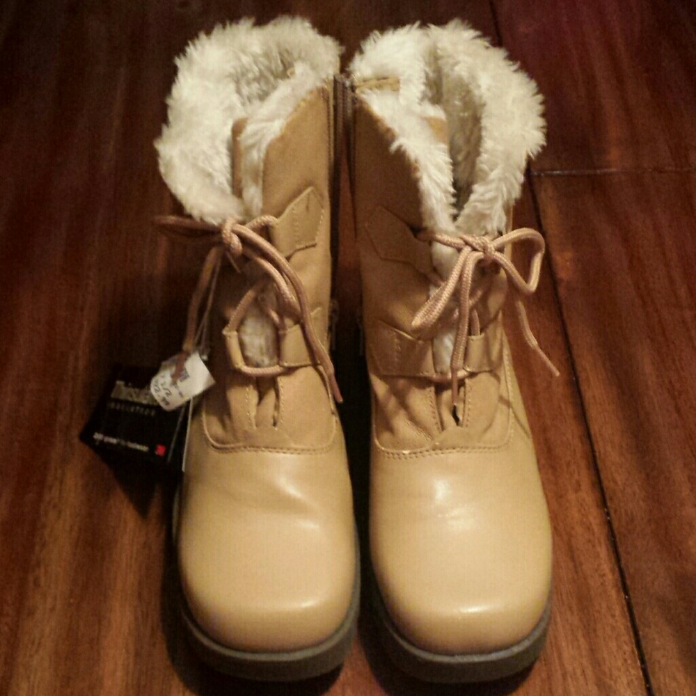 Cold weather protection ladies boots