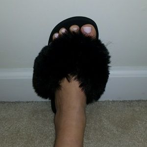 Faux fur sandals