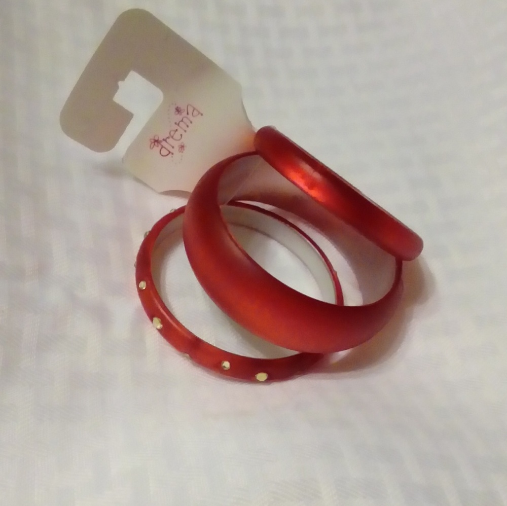 NWT Drema Coral Bracelets Set of 3