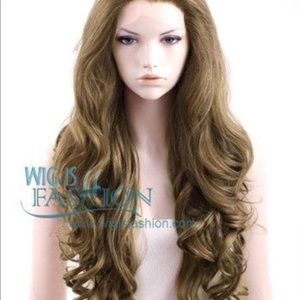 Premium never worn dirty blonde wavy wig 18”