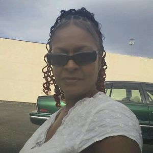 Meet your Posher, April