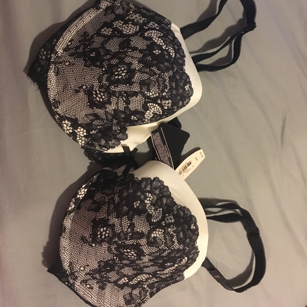 Victoria secret bra 36D new with tags