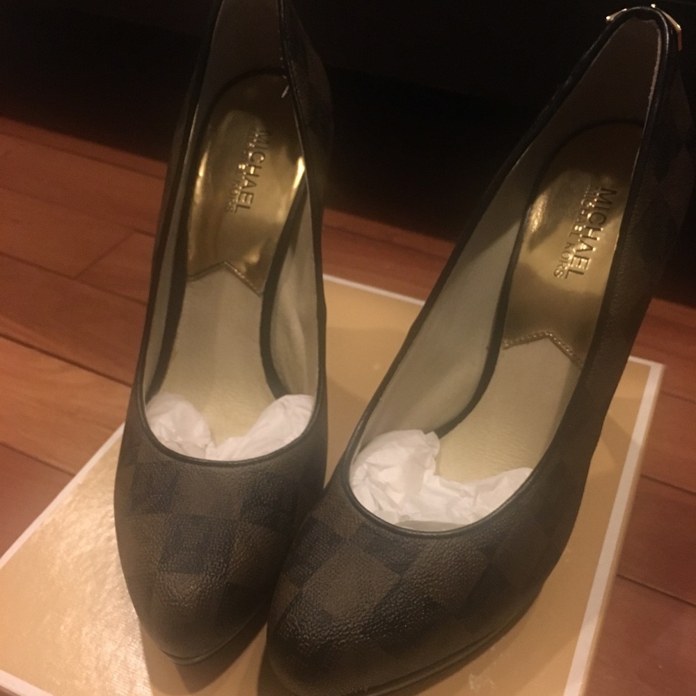 Miachel Kors Shoes