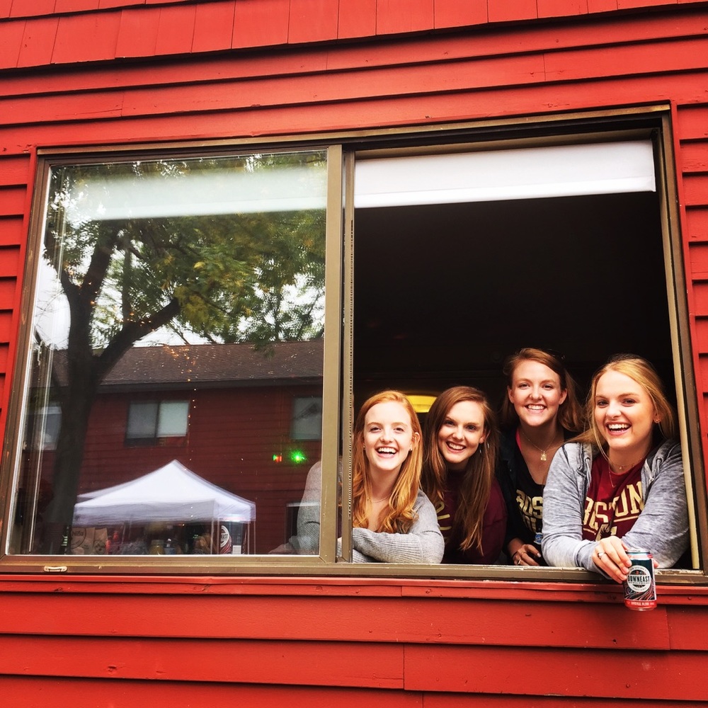 Meet your Posher, Caroline