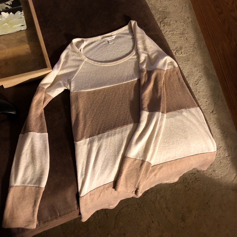 Long sleeve charming Charlie top