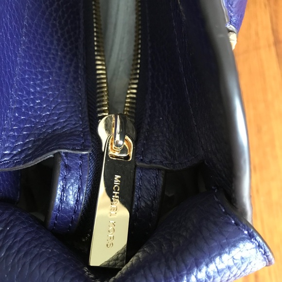 SOLD! NEW!! Michael Kors Handbag - Picture 5 of 8