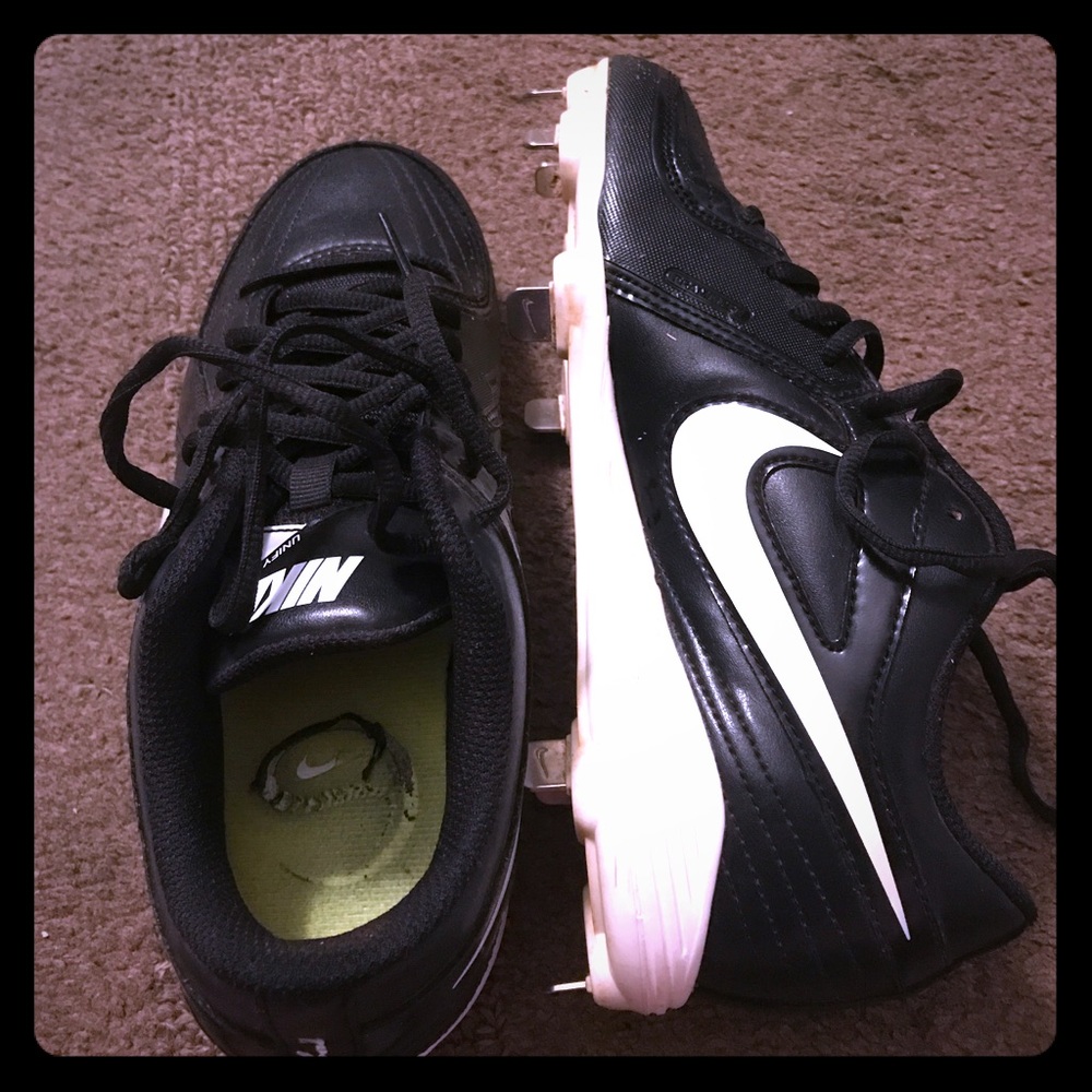 Women's Nike size 7 softball cleats ⚾️