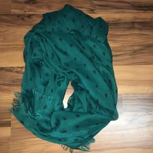 Green scarf with black skulls! EUC!!