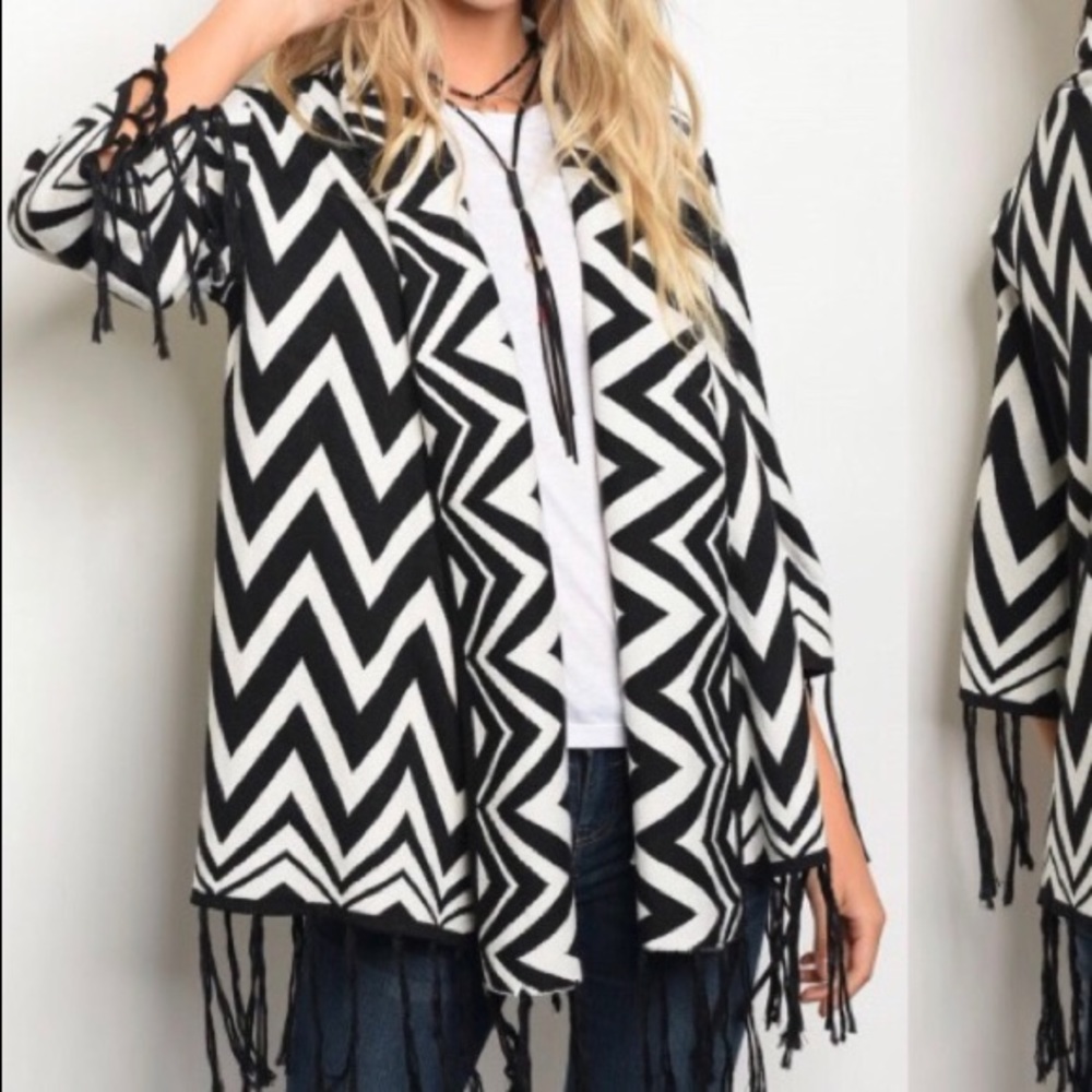 🆕Premium Q Chevron Fringe Cardigan -Black & White